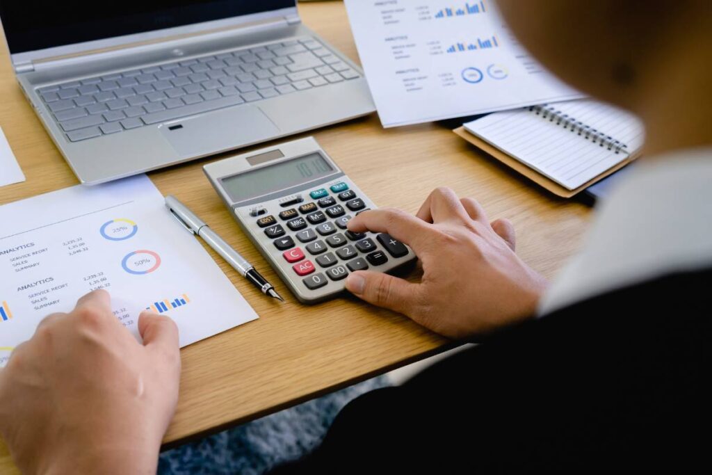 offset account vs redraw Melbourne 2026 interest saving daily calculation